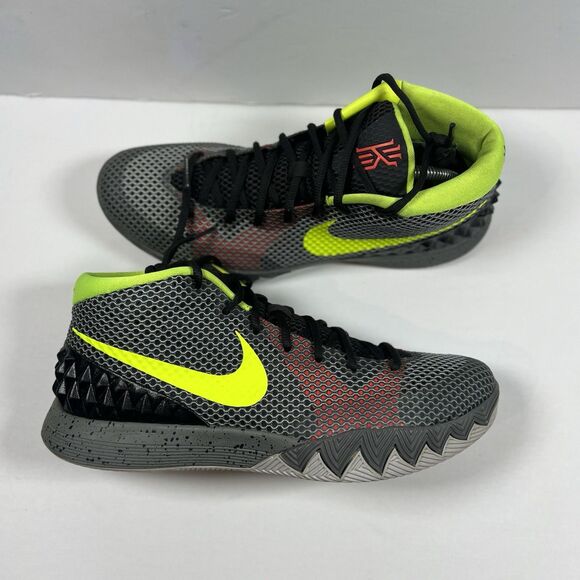 Nike Kyrie 1 "The Dungeon" Sz 10 VTG OG RARE CLEAN BASKETBALL (705277-270) - Picture 1 of 8
